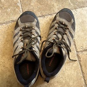 Merrill Mens (Slightly Used) Hiking Shoes - Size 11  Walnut Color